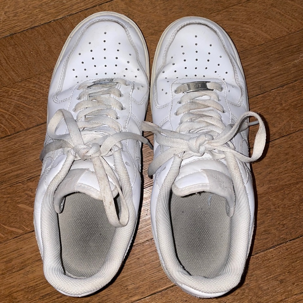 White Nike Air Force 1